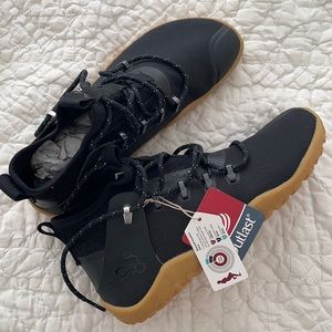 Never worn Vivobarefoot
